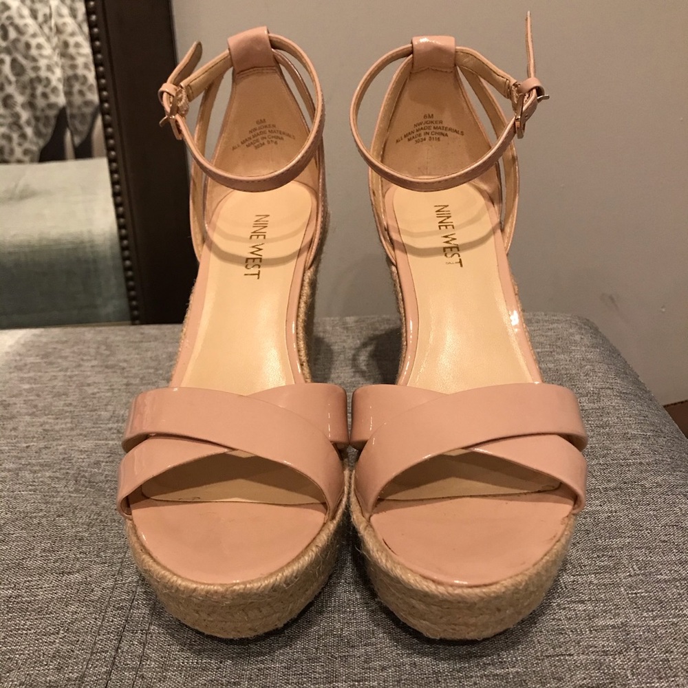 NWOT Nine West Nude Wedges